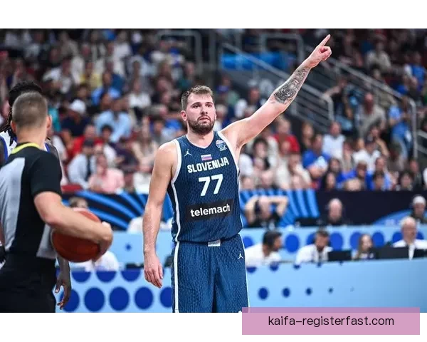 詹姆斯:东契奇关键时刻爆发 我虽疲惫依旧与队友一起拼搏取胜 詹姆斯:东契奇关键时刻爆发 我虽疲惫依旧与队友一起拼搏取胜