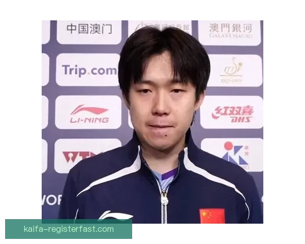 师娘落泪心疼刘国正妻子哽咽王楚钦独背国旗前行这一幕太揪心至极